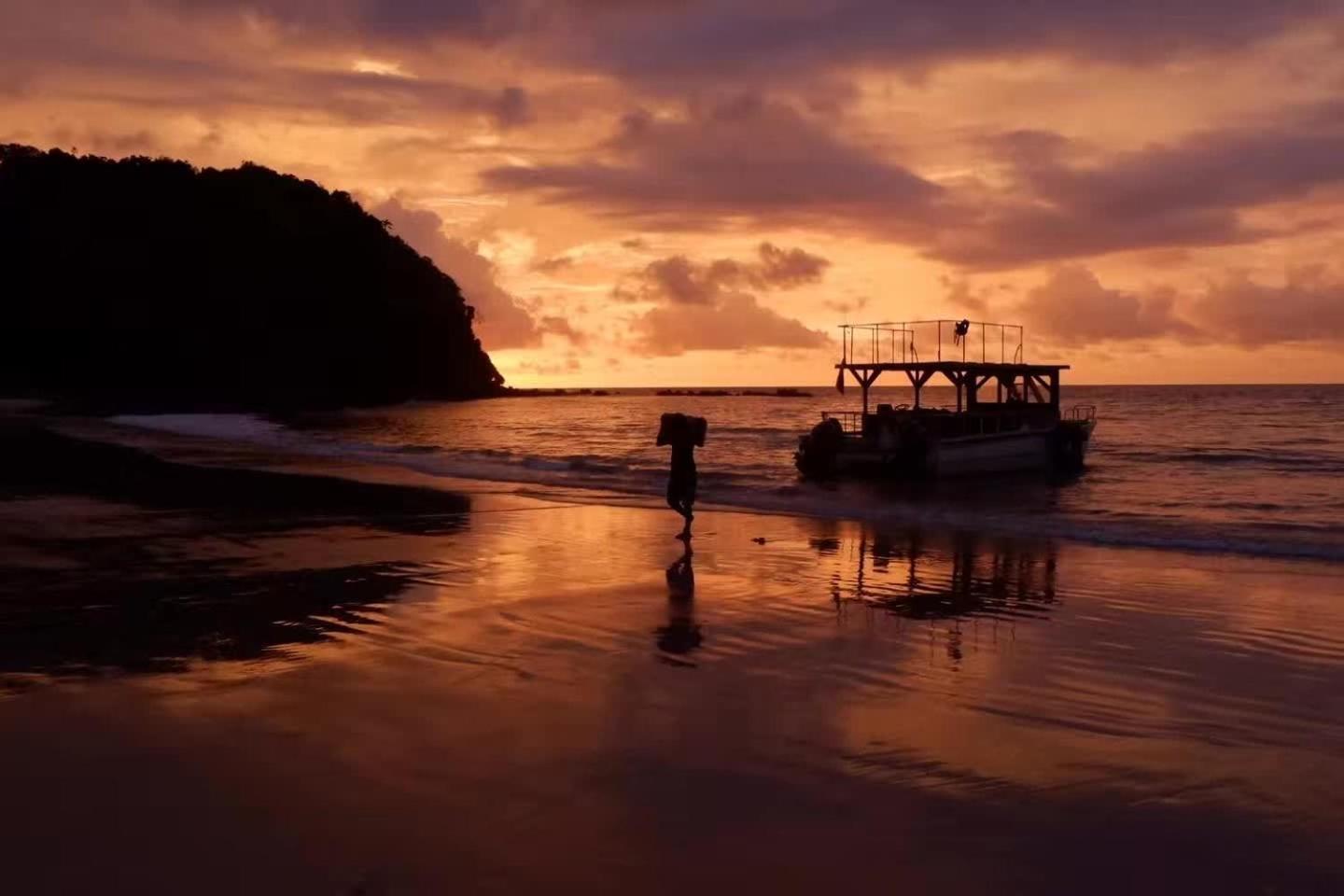 Dolphin Bay Island Resort Kota Belud Екстериор снимка