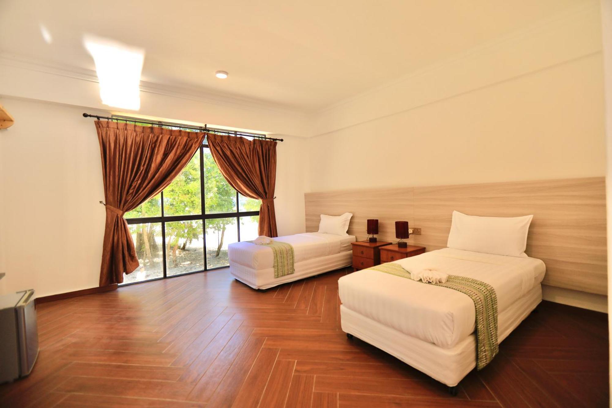 Dolphin Bay Island Resort Kota Belud Екстериор снимка