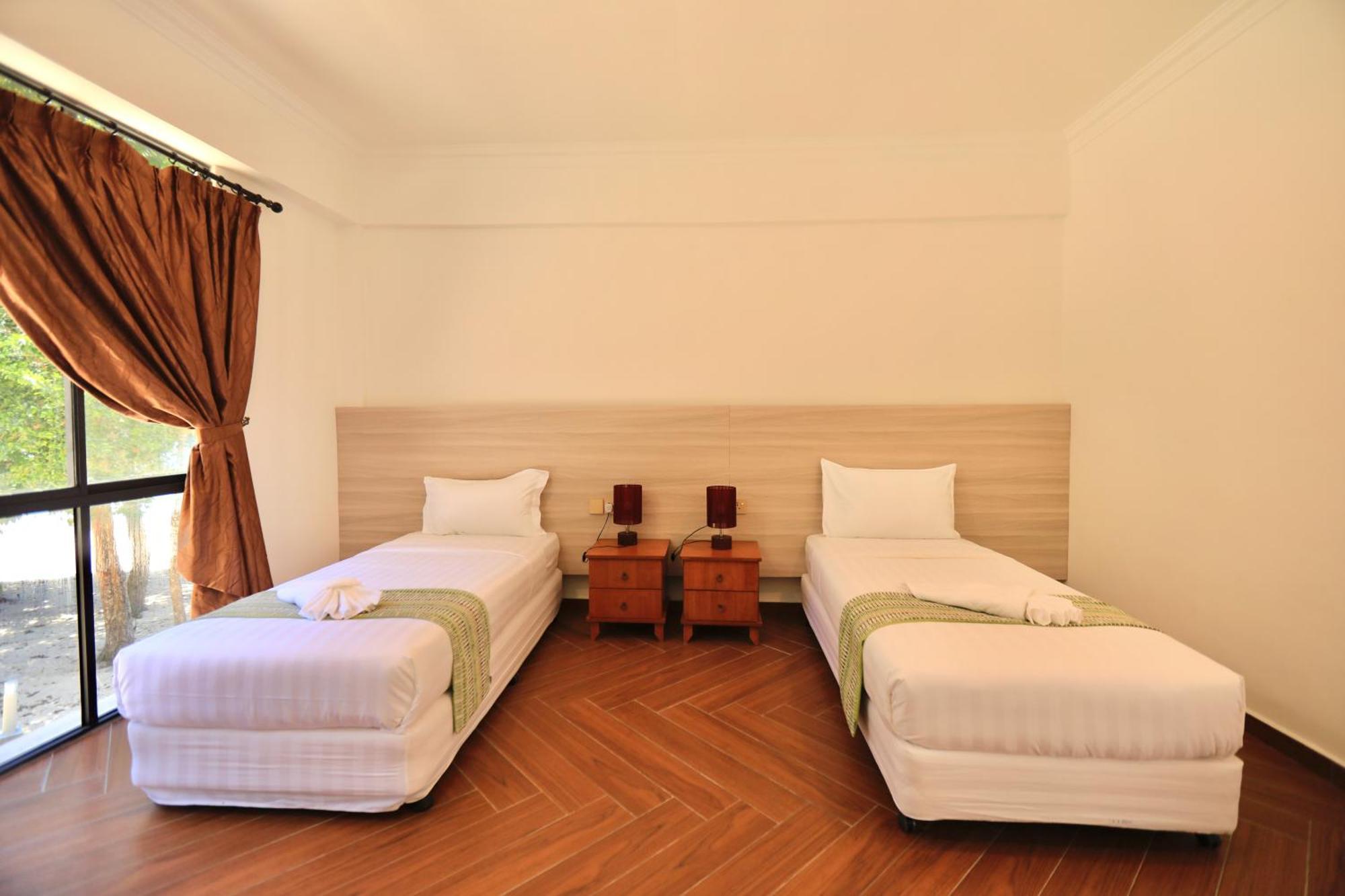 Dolphin Bay Island Resort Kota Belud Екстериор снимка