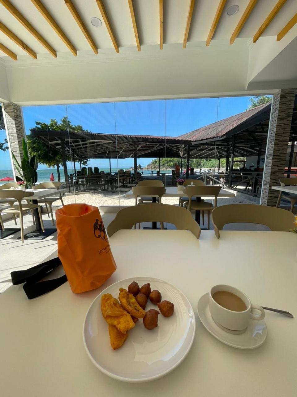 Dolphin Bay Island Resort Kota Belud Екстериор снимка